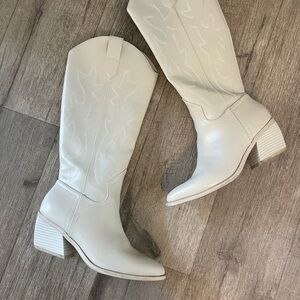 Elegant White Western Ankle Boots